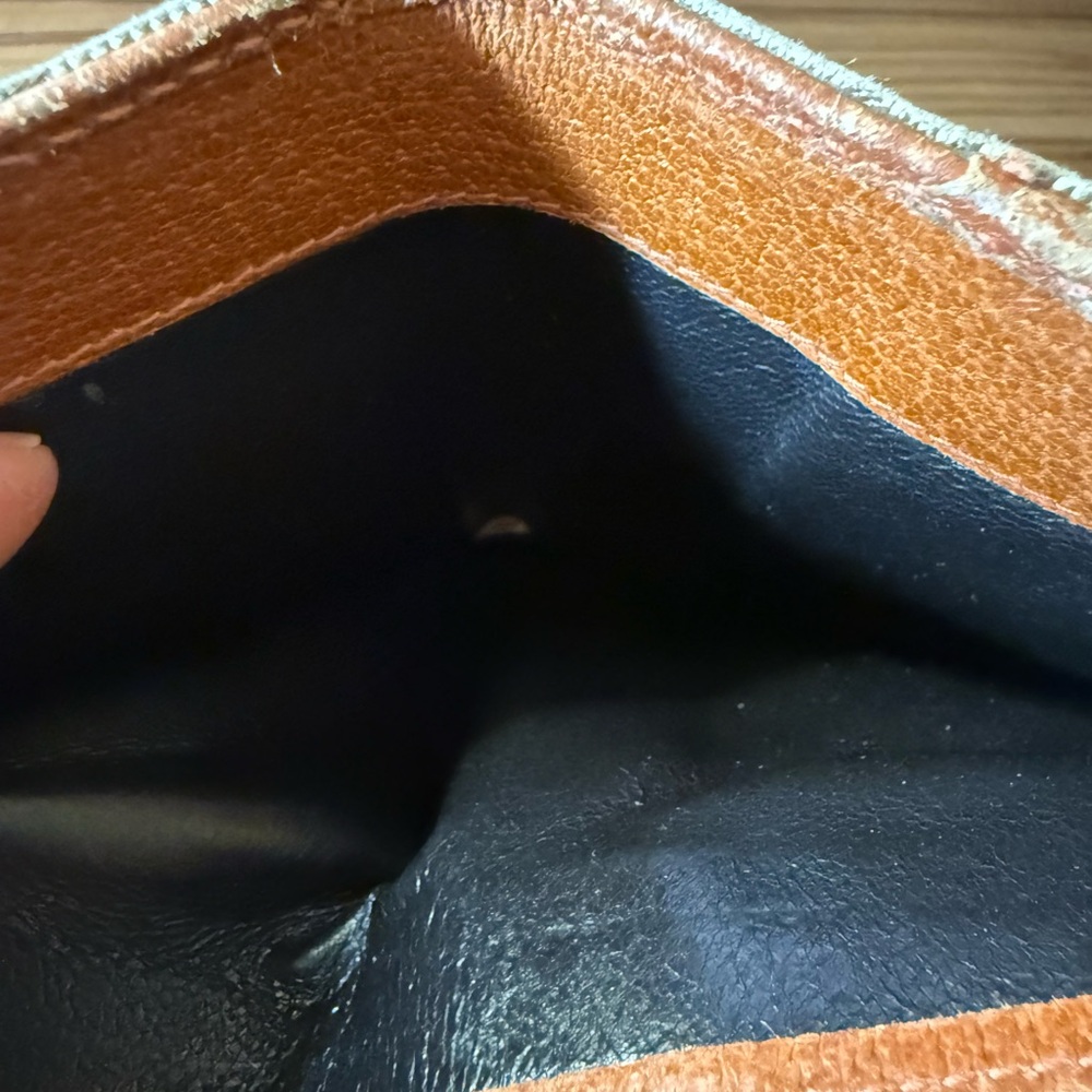 Gucci Beige and Brown Monogram Wallet - Picture 12 of 12